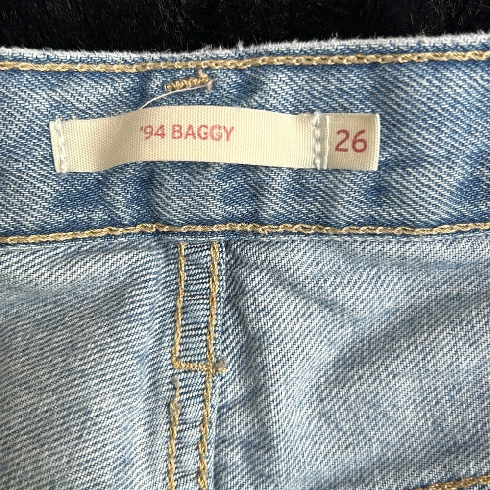 Levi size 26, ‘94 Baggy straight leg light wash jean pant - Picture 6 of 8
